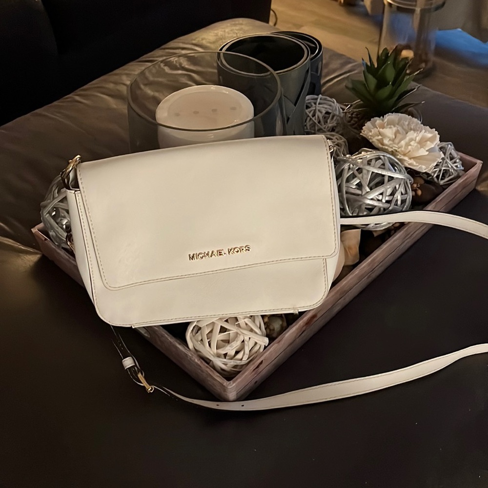 White Michael Kors Crossbody